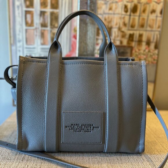 The Marc Jacobs Medium "The Tote Bag" in Wolf Grey - Picture 5 of 10